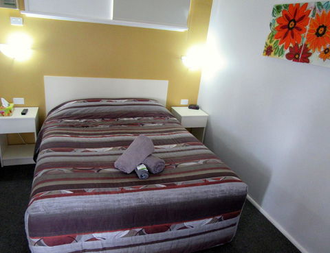 The Highlander Motel - 24HR Check In - Accommodation Perth 13
