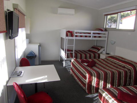 The Highlander Motel - 24HR Check In - Accommodation Perth 22