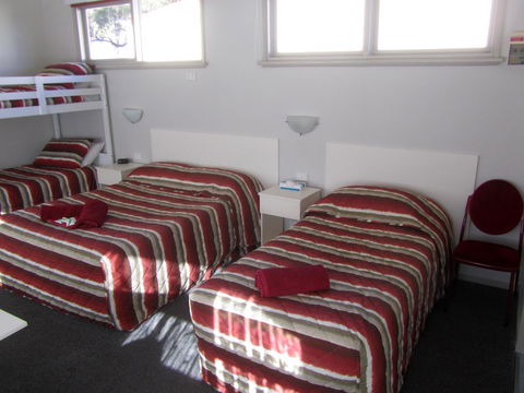 The Highlander Motel - 24HR Check In - Accommodation Perth 24