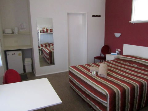 The Highlander Motel - 24HR Check In - Accommodation Perth 15