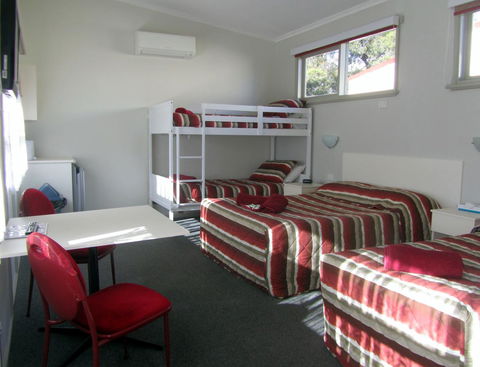The Highlander Motel - 24HR Check In - Accommodation Perth 18