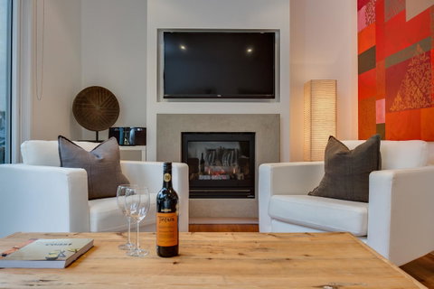 Capella Villa No. 4 - Stunning Luxury Decor Inside And Out - Accommodation Perth 2
