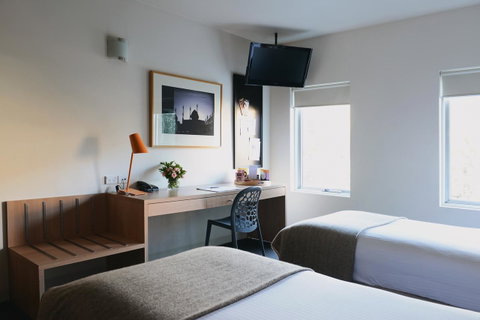 Saint Kilda Beach Hotel - Formerly Rydges St Kilda - Accommodation Perth 13