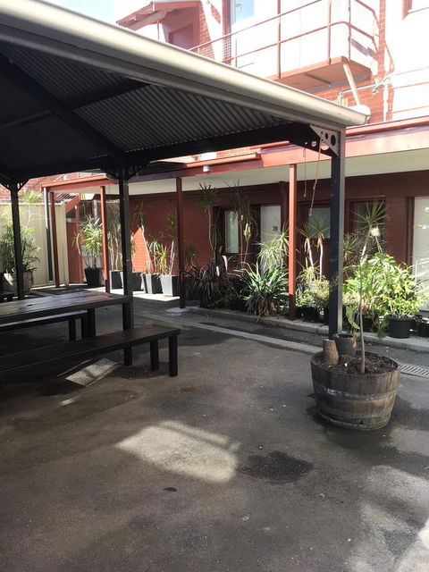 CROWN CENTRAL BUSINESS DISTRICT MOTEL - NO UNDER 18s - Accommodation Perth 13