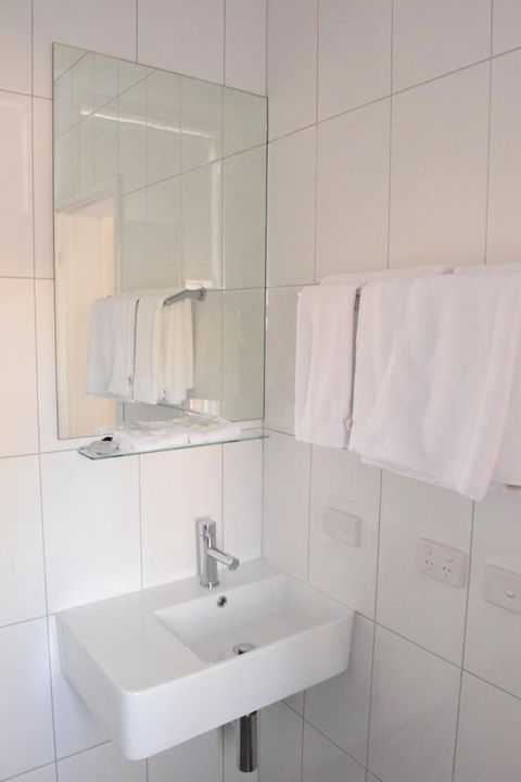 CROWN CENTRAL BUSINESS DISTRICT MOTEL - NO UNDER 18s - Accommodation Perth 29