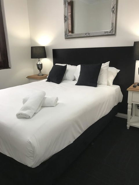 CROWN CENTRAL BUSINESS DISTRICT MOTEL - NO UNDER 18s - Accommodation Perth 19