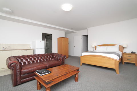 Quality Inn & Suites The Menzies - Accommodation Perth 8