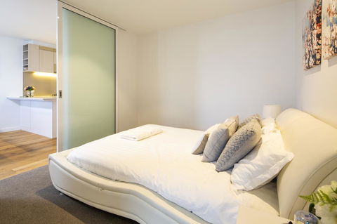UrbanSuite The Wild Rosa Inn - Accommodation Perth 7
