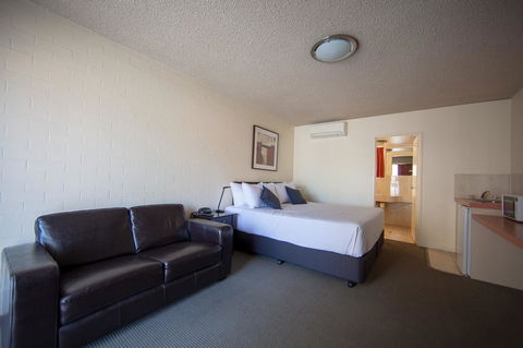 City Reach Motel - Accommodation Perth 0