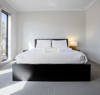 Point Cook Home with a Lovely View in Salt Water - Perth Resorts