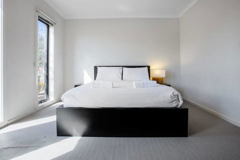 Holiday Rose - Accommodation Perth 0