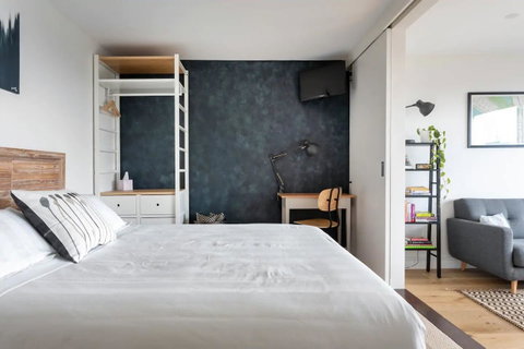 BestView St Kilda Spectacular Sunset Hideaway - Boutique Self-contained Luxury Apartment - Accommodation Perth 3