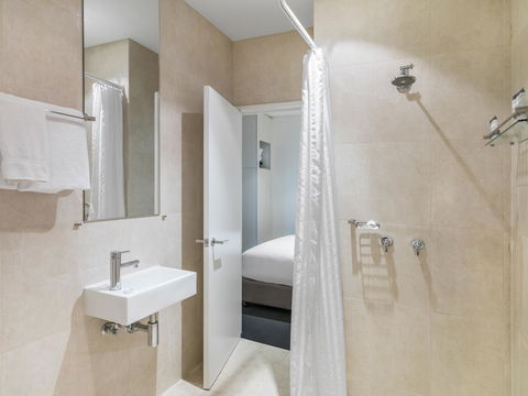 Oaks Melbourne On Collins Suites - Accommodation Perth 16