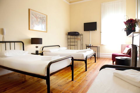 Hotel Claremont Guest House - Perth Resorts 12