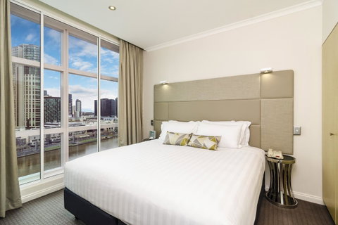 Clarion Suites Gateway - Accommodation Perth 6