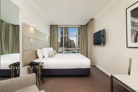 Clarion Suites Gateway - Accommodation Perth 10