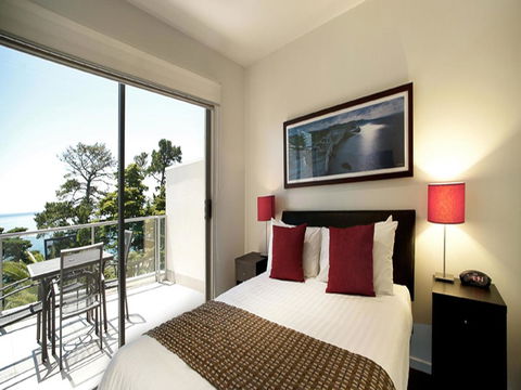 The Waves Apartments - Accommodation Perth 14