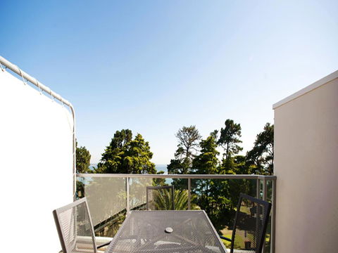 The Waves Apartments - Accommodation Perth 3