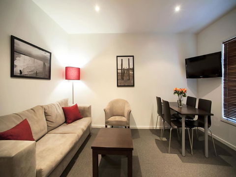 The Waves Apartments - Accommodation Perth 6