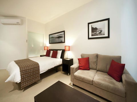 The Waves Apartments - Accommodation Perth 13