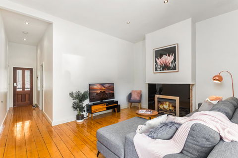 Central Bendigo Cottage, Walk To Everywhere!! - Accommodation Perth 9
