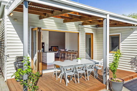 Central Bendigo Cottage, Walk To Everywhere!! - Accommodation Perth 2