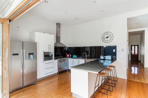 Central Bendigo Cottage, Walk To Everywhere!! - Accommodation Perth 7