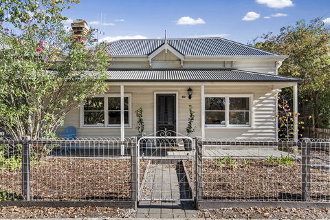 Central Bendigo Cottage, Walk To Everywhere!! - Accommodation Perth 10