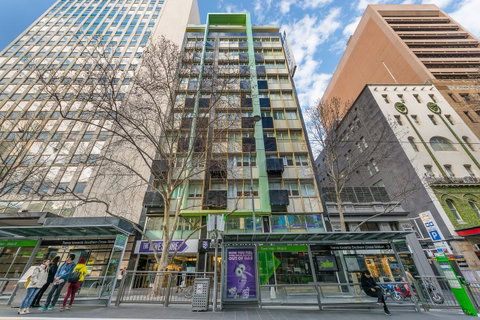 BreakFree On Collins - Accommodation Perth 0
