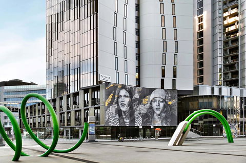 Peppers Docklands - Perth Resorts 2