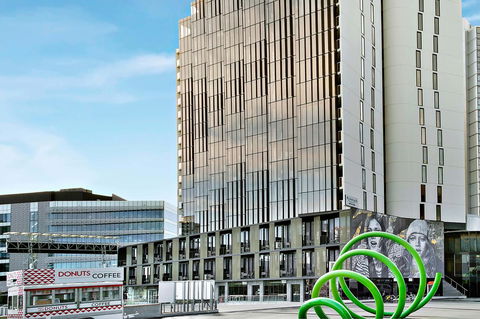 Peppers Docklands - Perth Resorts 1