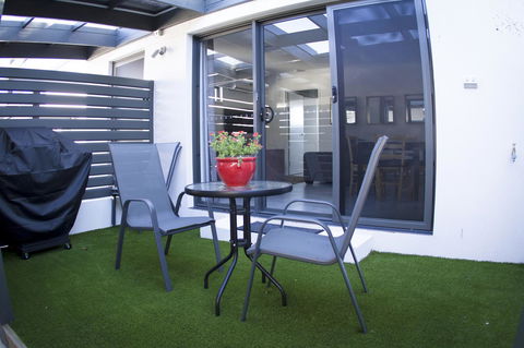16 King Street - Accommodation Perth 11