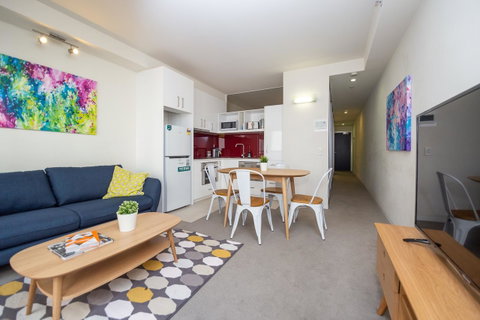 Canvas Suites On Russell Place - Accommodation Perth 6