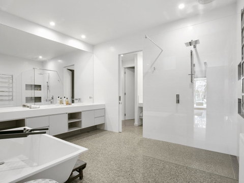 Lansdowne Villa - With Swimming Pool - Accommodation Perth 12