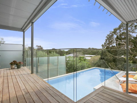 Lansdowne Villa - With Swimming Pool - Accommodation Perth 5