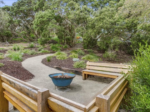 Lansdowne Villa - With Swimming Pool - Accommodation Perth 13