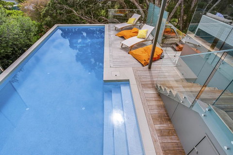 Lansdowne Villa - With Swimming Pool - Accommodation Perth 4