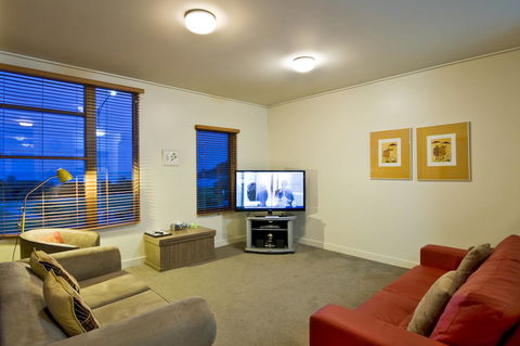 Lornebeach Apartments - Accommodation Perth 9