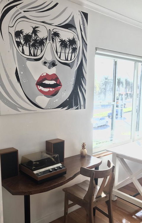 Beach Front Beauty - Accommodation Perth 3