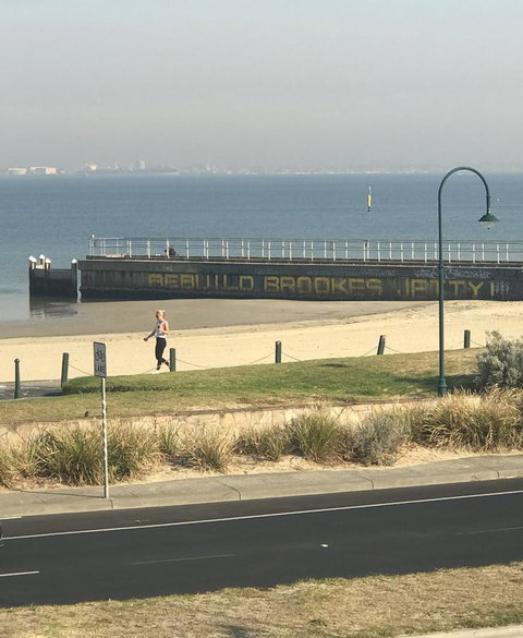 Beach Front Beauty - Accommodation Perth 19