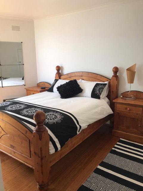 Beach Front Beauty - Accommodation Perth 6
