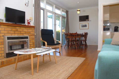 Green Grove - Accommodation Perth 7