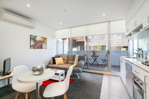 Complete Host The River Apartments - Accommodation Perth 5