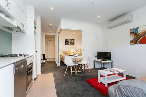Complete Host The River Apartments - Accommodation Perth 1