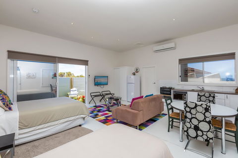 Cottages For Couples - Accommodation Perth 7