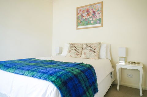 Miss Pym's Cottage - Accommodation Perth 19