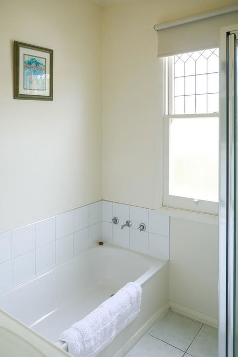Miss Pym's Cottage - Accommodation Perth 10