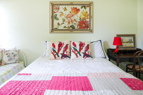 Miss Pym's Cottage - Accommodation Perth 24