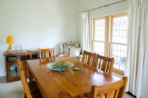 Miss Pym's Cottage - Accommodation Perth 36