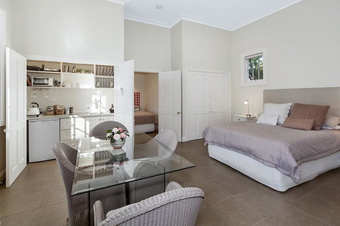 Camellia Cottage - Perth Resorts 4